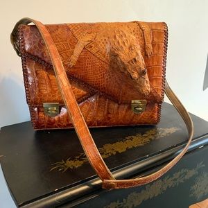 1940’s VINTAGE GENUINE LEATHER ALLIGATOR PURSE